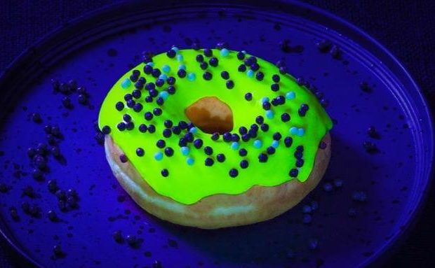 blender glowing neon donut