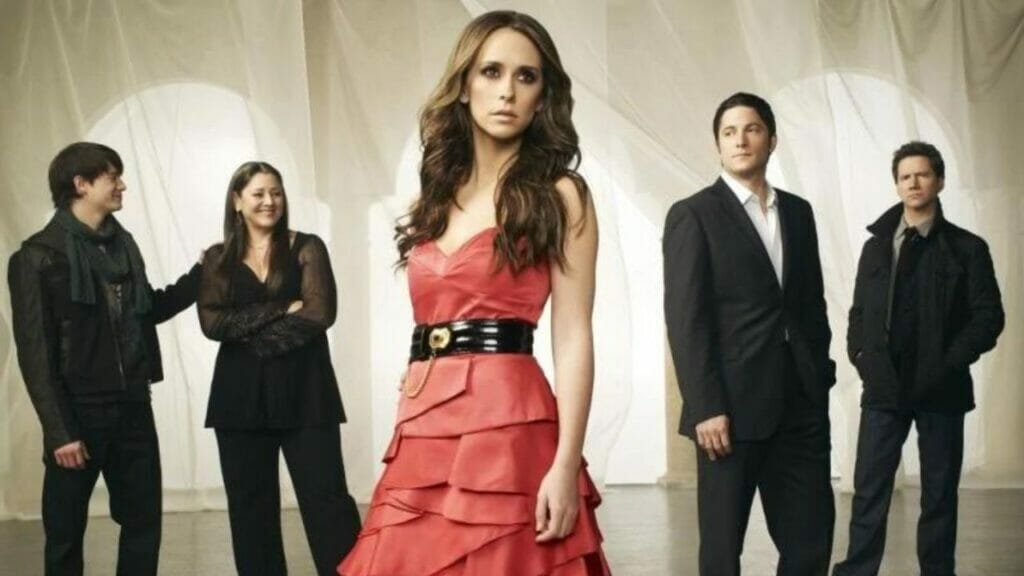 is-the-ghost-whisperer-starring-jennifer-love-hewitt-on-netflix