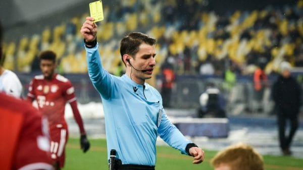Referee Halil Umut Meler